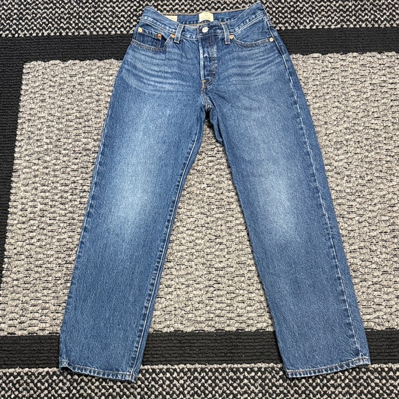 Levi’s 501 Jeans Women’s 25 Straight Leg High Rise Big E Premium Denim Classic - Picture 1 of 8